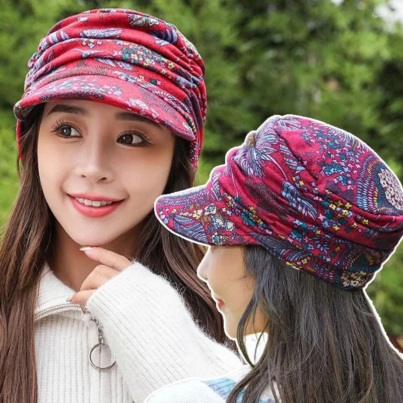 BERETS 1 PC Kvinnor Fashion Short Brim Warm Foldble Earflap Women Cap Ethnic Style Floral Print Autumn Winter Hat Outdoor Daily