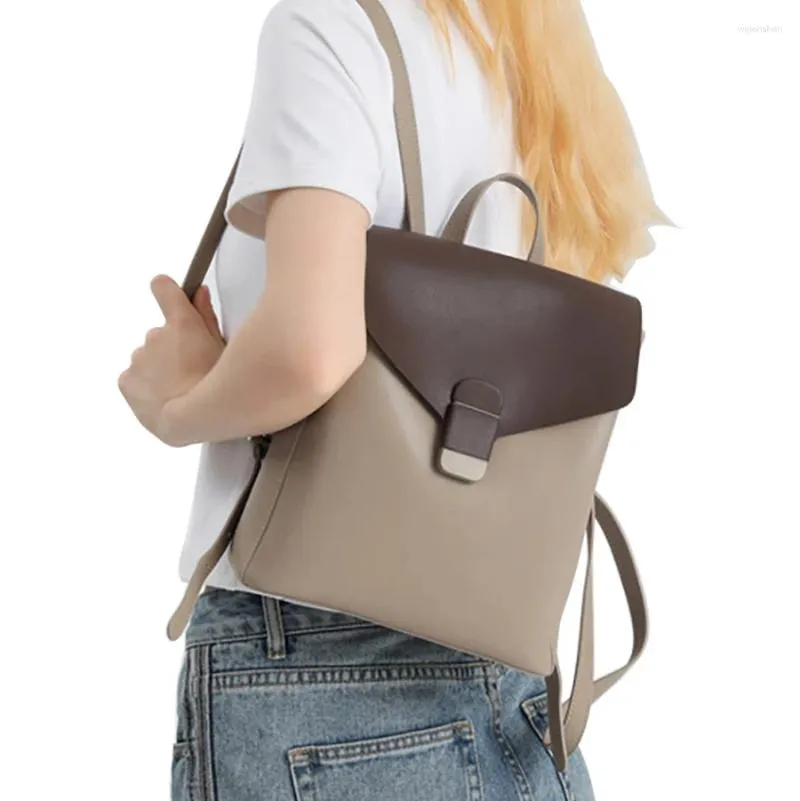 Sacos escolares 2023 mochila de couro genuíno para mulheres laptop daypack grande capacidade masculino viagem tote vintage ombro
