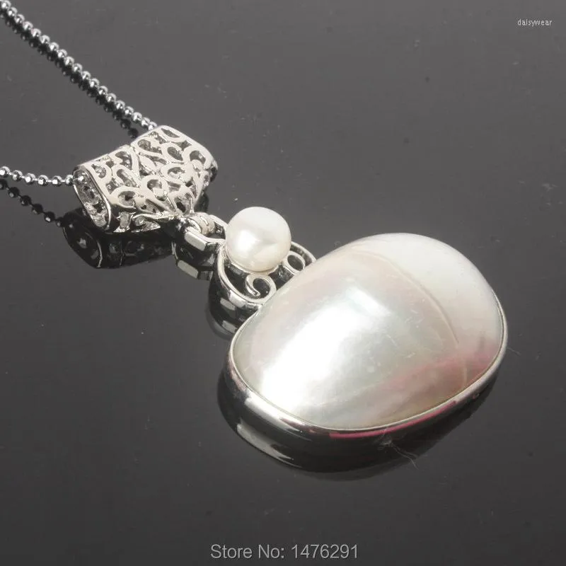 Pendant Necklaces Charming Natural White Conch Shell & Inlaid Round Freshwater Pearl Bead 1PCS