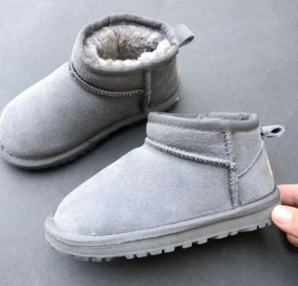 UGGsity 2024 Nuovi stivali per bambini Australia Scarponi da neve Designer Scarpe per bambini Inverno Classico Ultra Mini Bottone Neonati maschi Ragazze Stivaletti alla caviglia Kid Fur GH259