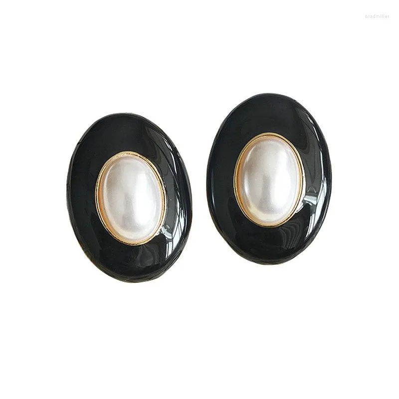 Studörhängen D043 Fashion Golden Round Black Pearl Set Earring Kvinnor Högkvalitet