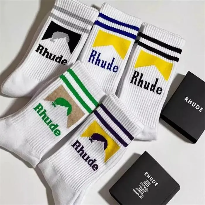 Verkliga bilder hög kvalitet 24SS Socks Women Män unisex bomull basket strumpa fin kvalitet