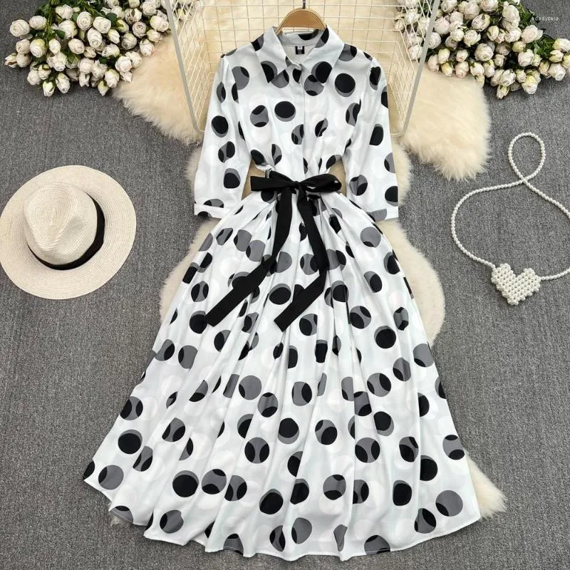 Abiti casual Clothland Donna Elegante abito camicia a pois Papillon Fusciacche Manica tre quarti Stile francese Midi Vestido QC002