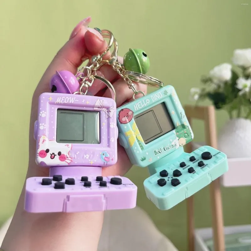 Keychains 1pc Mini Gaming Console Key Chains Handheld Game Players Electronic Games Machine Fun Birthday Keychain Gift for Children