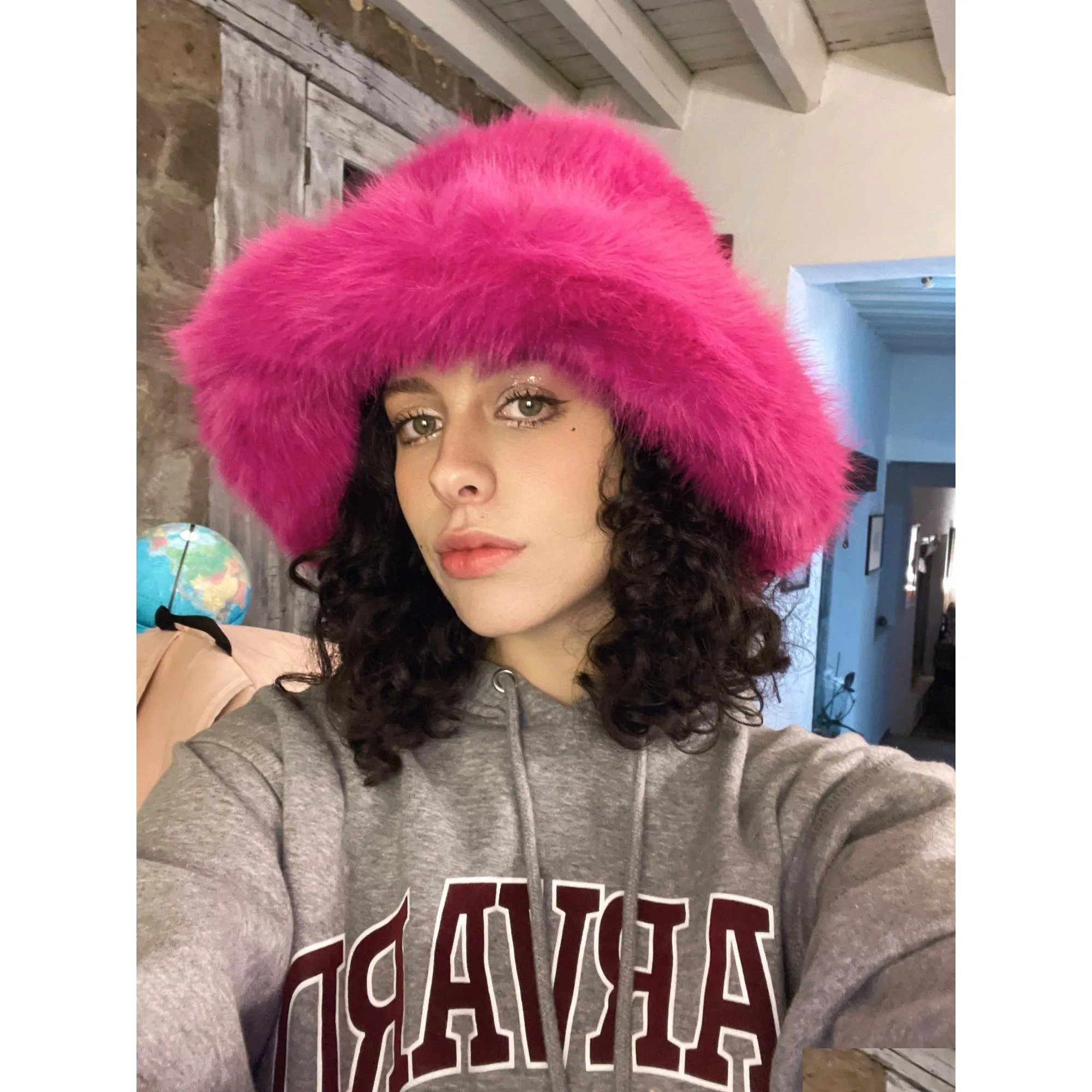 Casquettes de balle Big Fluffy Fausse Fourrure Chapeau de godet pour les femmes de luxe en peluche pêcheurs chaud pêcheur d'hiver Colorf et magnifique livraison directe F Dhsfy