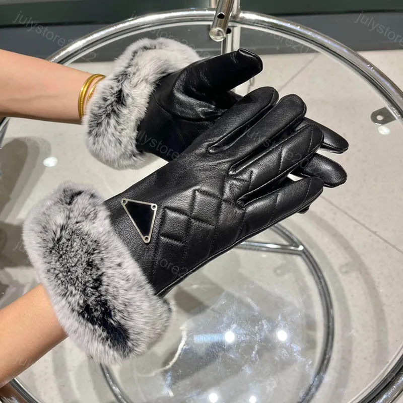 Women Winter Leather Gloves Designer Plush Touch Screen for Cycling with Warm Insulated Sheepskin Fingertip Five Fingers Gloves Fleecing Size M L Accessories