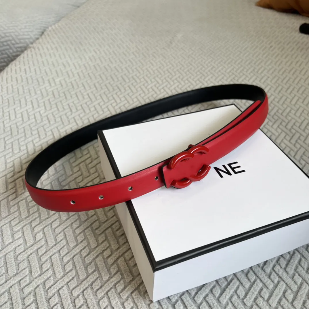 Bältesdesigner Kvinnor Bälte kvinnor Fashion Belt 2,5 cm bredd 6 färger ingen låda med klänningskjorta kvinnliga designers bälten