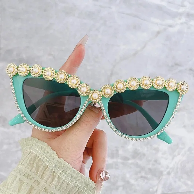Oversized Diamond Sunglasses Womens Oversized Rhinestone  display picture 2