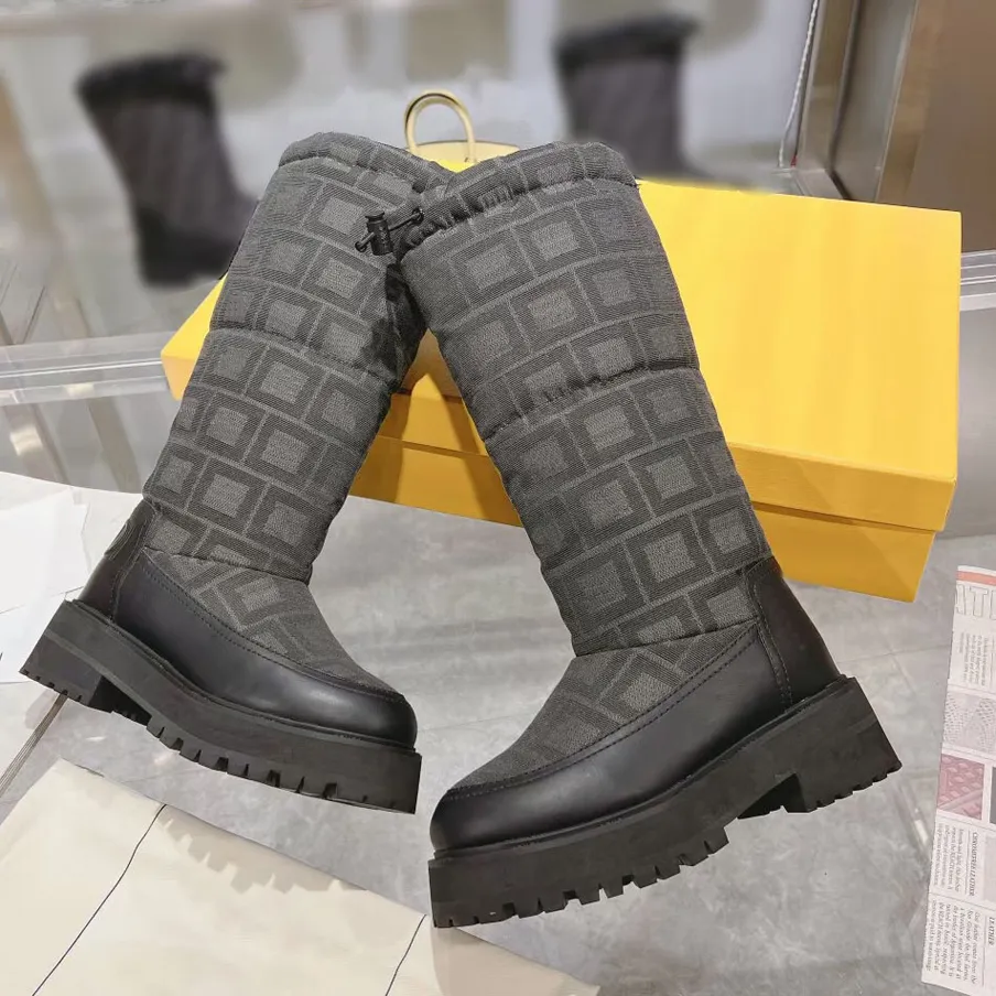 Designer Boots Paris Luxury Brand Boot Women äkta läder Varma stövlar Ankelstövlar Kort vinter Full päls fluffig päls sneakers tränare av varumärke W442 002