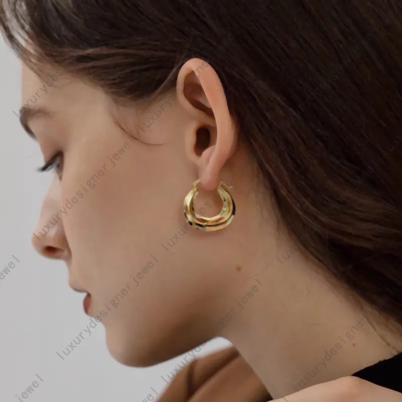 Pendientes de aro Diseñador para mujeres Luxurys Gold Ear Studs Joyería de moda Oorbellen Material de latón Madre Maestra Regalo