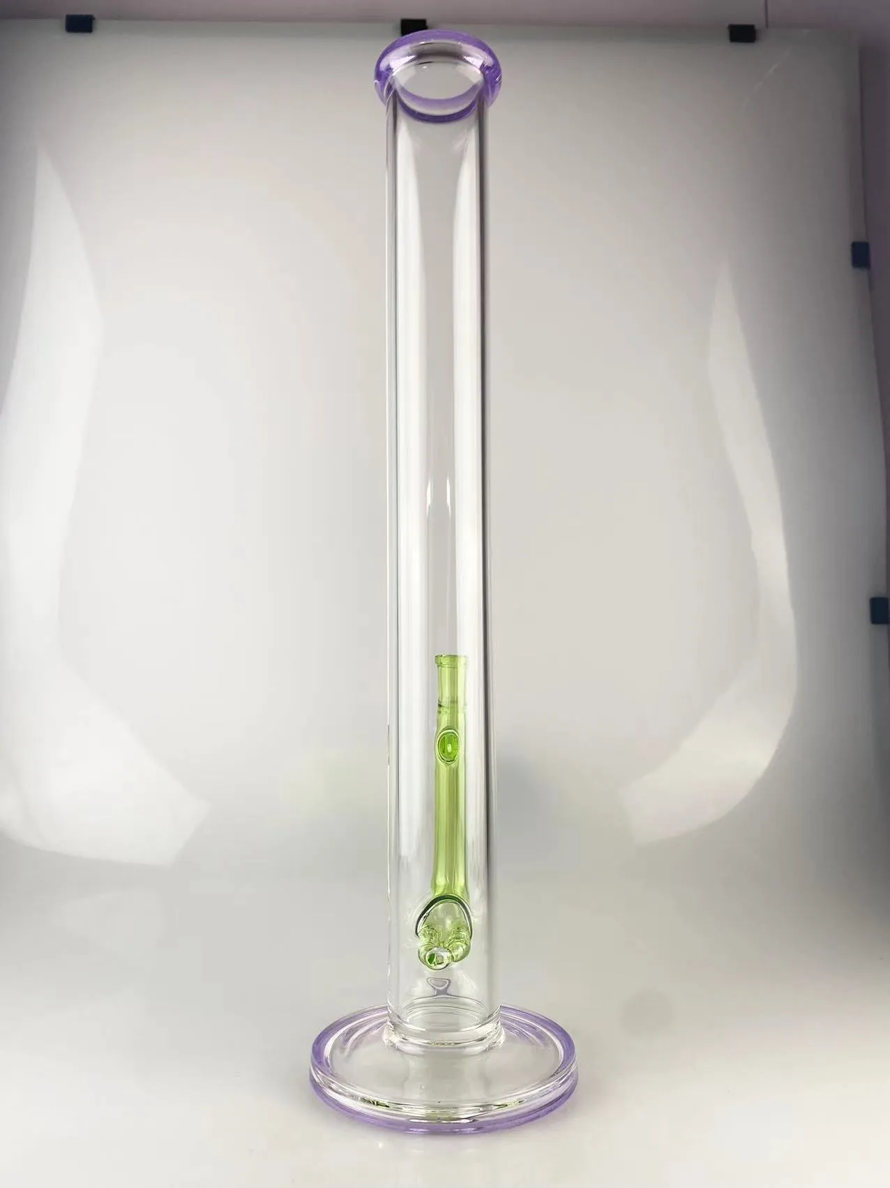 Курительные трубы Bong Purple Lollipop Ang флуоресцентные зеленые акценты 2 встроенных Percs 18 -дюймового 18 -мм соединения с той же цветной миской
