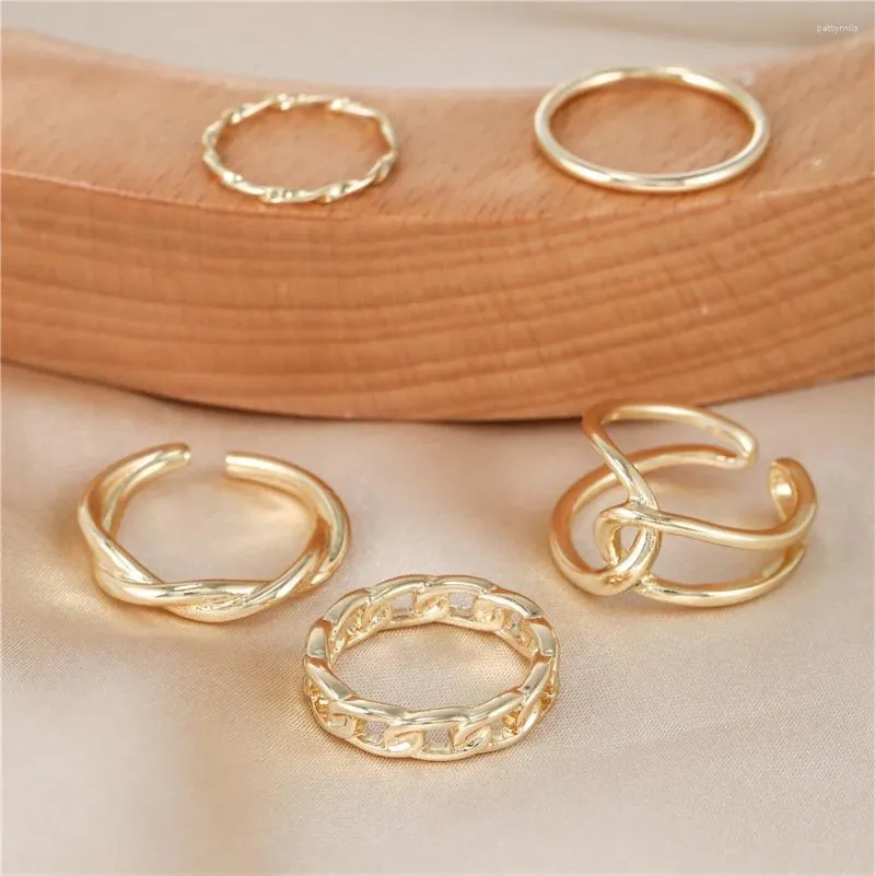 Anelli a grappolo Set di anelli di apertura color oro argento semplice alla moda Set di design di nicchia femminile Senso metallico per regalo di gioielli da donna