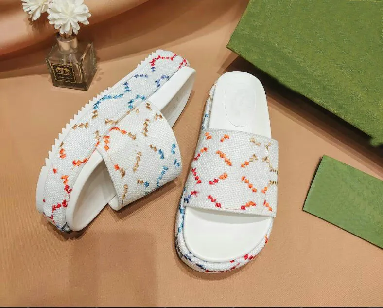 Women Slipper Fashion haftowane płótno designerskie slajdy ślizganie się grube podeszwy kapcie dziewczyny luksusowe płótno sandały platformowe duże rozmiar 35-42