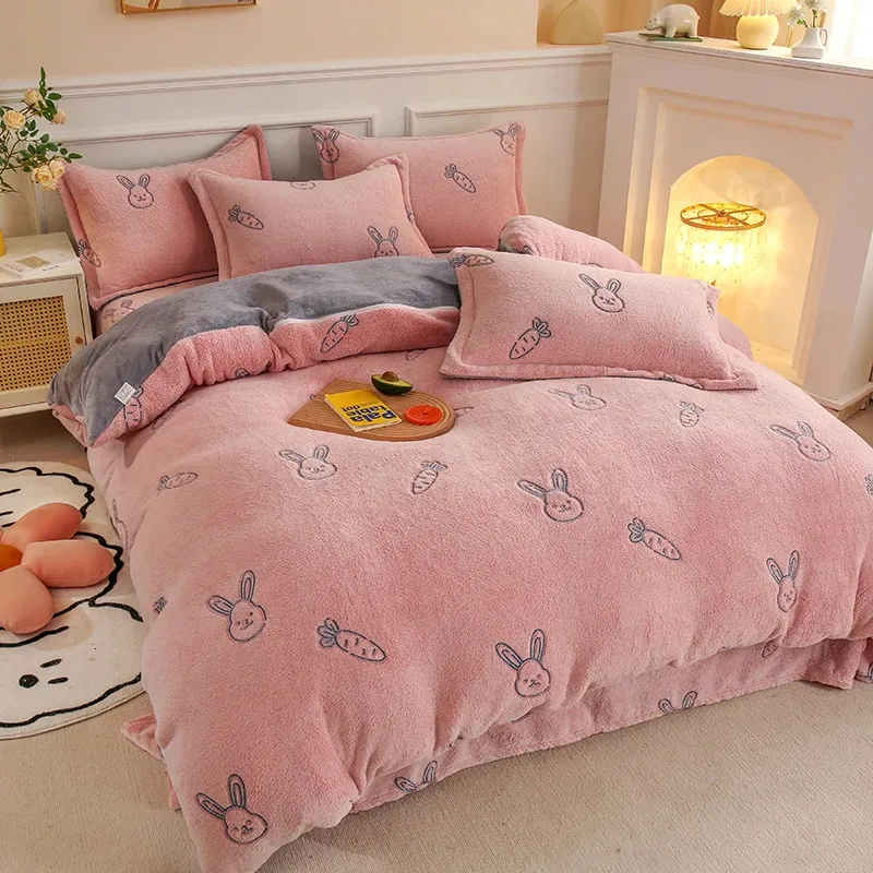 Bedding sets Warm Fluffy Flannel Quilt Cover Soft Comfortable Thickening Snowflake Velvet Pillowcas Coral Velvet For Winter Home Bedding 231116