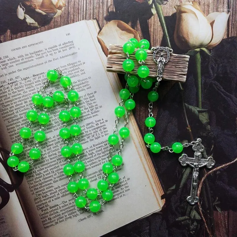 ペンダントネックレス輝く蛍光緑色の祈りビーズチェーン宗教ロザリオネックレスインスリ十字