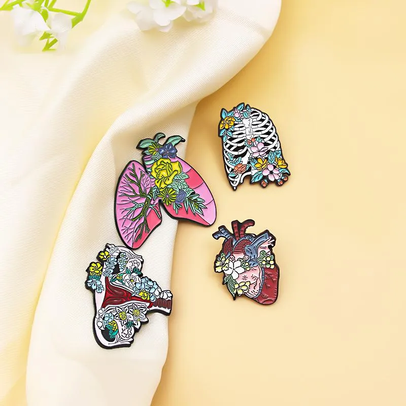 Brooches Pins Gorgeous Flower Viscera Series Brooch Pink Rose Skeleton Body Lung Heart Uterus Eye Bone Creative Backpack Badge