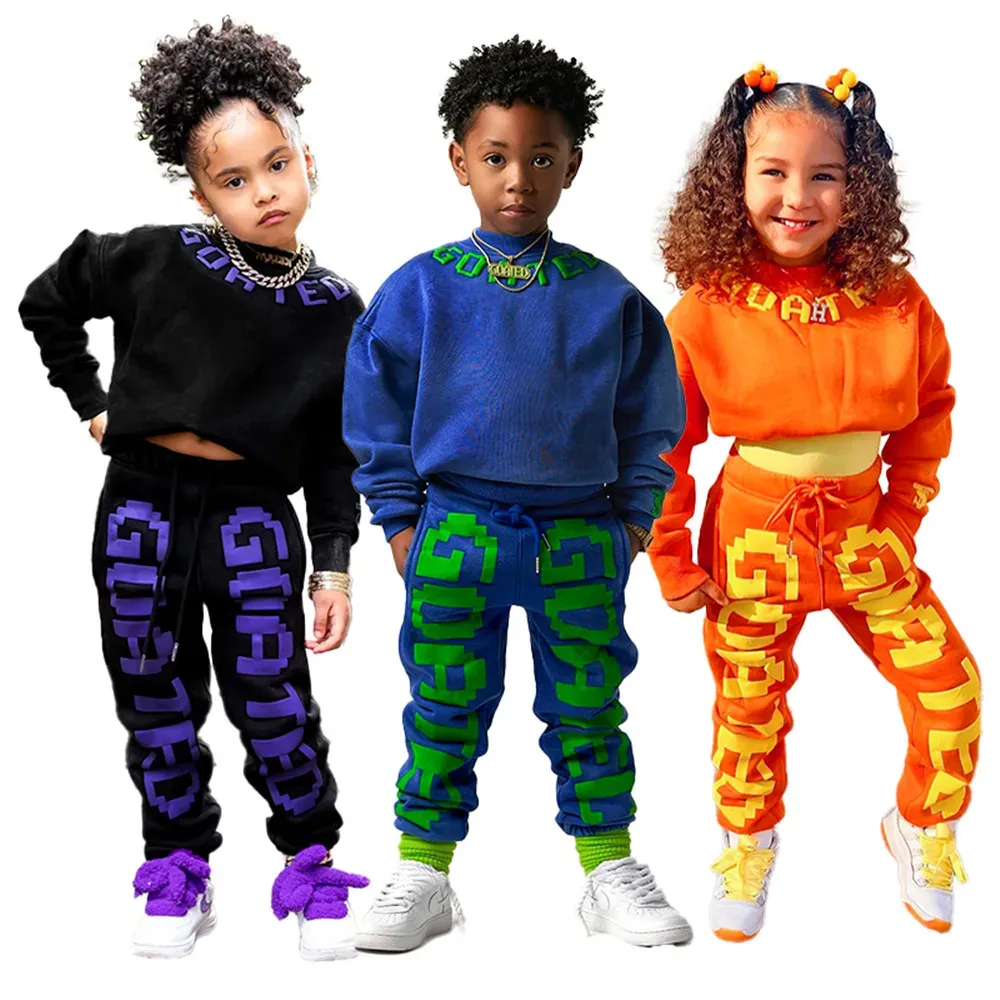 Felpa pullover a maniche lunghe con stampa di lettere casual all'ingrosso + pantaloni con coulisse set da 2 pezzi per bambini