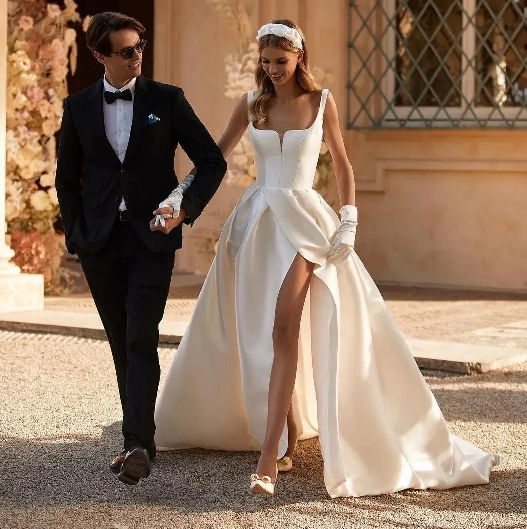 2024 Principessa A Line Abito da sposa per la sposa Collo quadrato Coscia con spacco Bottone posteriore Abito da sposa in raso Abiti da Noiva Robe De Mariage