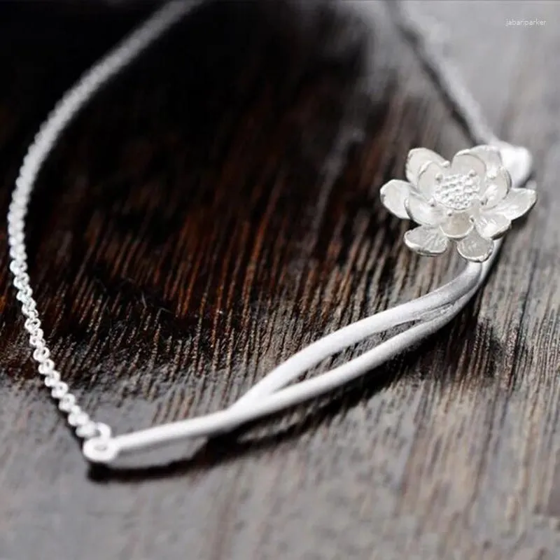 Pendant Necklaces Personality Classic Lotus Creative Silver Plated Jewelry Exquisite Clavicle Chain XL076