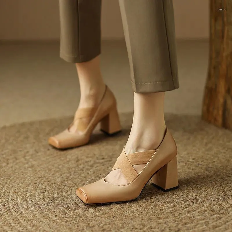 Scarpe eleganti stile francese balletto retrò tacchi alti scarpe da donna testa quadrata croce stringate pompe 2023 temperamento primaverile tacco spesso singolo