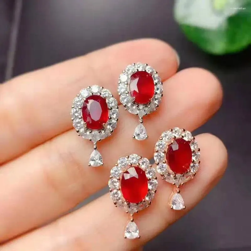 Studörhängen Myanmar 925 Silve Natural Ruby Gemstone Earring Kvinnor Fina smycken 6x8mm