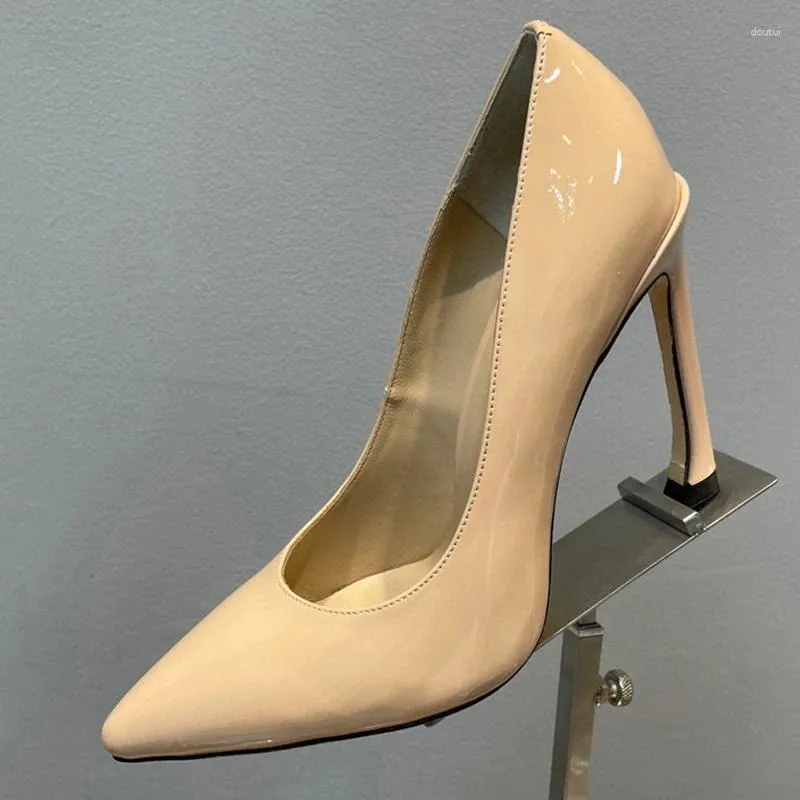 Scarpe eleganti Scarpe da donna stile conciso Estate squisito elegante banchetto da donna Tacchi alti Bocca poco profonda Design punta a punta Singolo