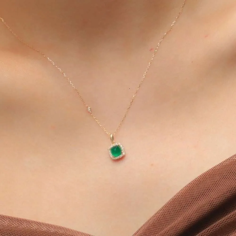 Xiy 0.76Ct femmes or pur naturel émeraude pendentif pierre précieuse pierre naturelle véritable diamant collier