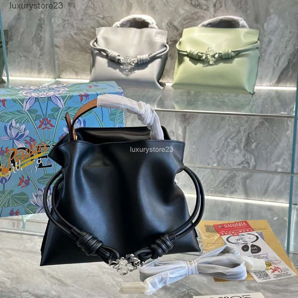 DHgate.com:Loewe Classic Flamenco Leather Bucket Bag Mini