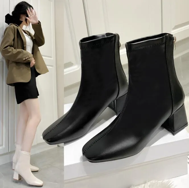 2023 New Women's Boots Martin Boots Women's Winter European and American Style Square Head Back dragkedja Korta stövlar Kvinnors tjocka häl Midklack