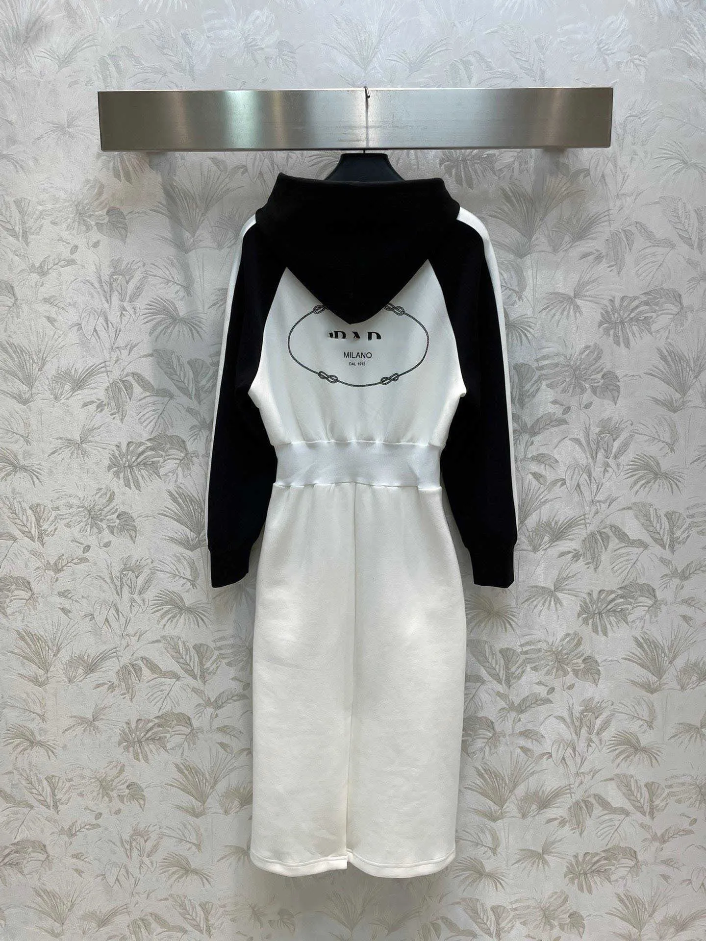 chinese dress ladies Amazon.com: ECUPPER Women Long Sleeve Tennis Dress Polo Collared Workout  Dress V Neck Athletic Golf Dresses with Shorts for Active Sports Indigo S :  Clothing, Shoes & Jewelry main image 0