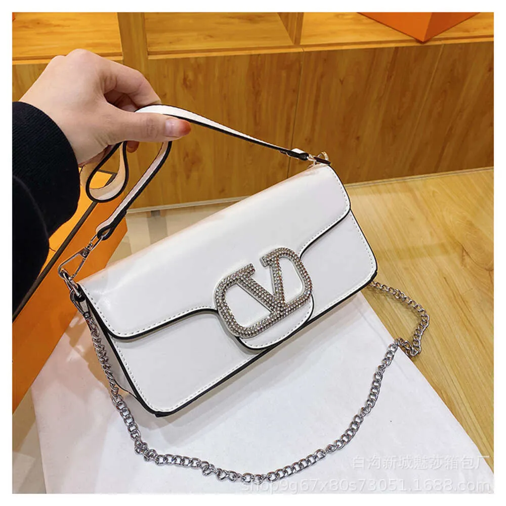 DHgate Valentino Bag Valentine Womens New Chain Single Shoulder Crossbody Bag Sparkling Diamond Foreign Style Handheld Net Red Fragrant Home Womens Bag Bags Luggage Accessories