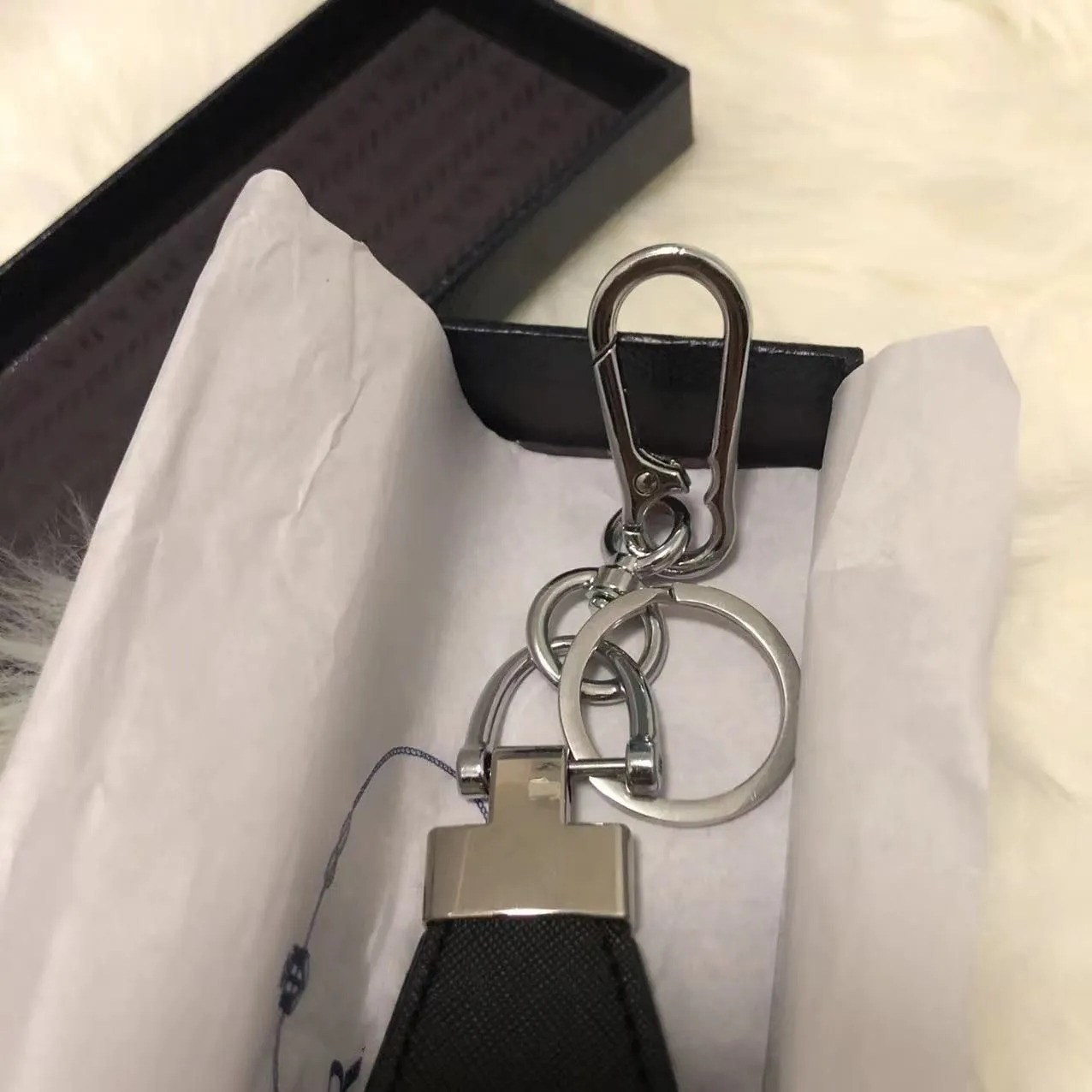 Keychains & Lanyards 2024 Designer Unisex Key Chain Accessories P