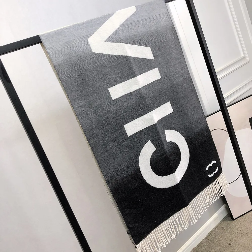 デザイナーブランドのスカーフレディーングラディエントスカーフパシュミナラグジュアリーカシミア格子縞のショール誕生日ウェディングファッションギフトアクセサリーブティックソフトウォームサイズ180x70cm