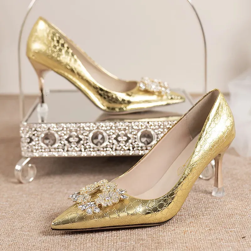 Scarpe eleganti di lusso in cristallo fibbia quadrata oro argento pompa 2023 slip on tacchi alti da sposa donna punta a punta partito 231115