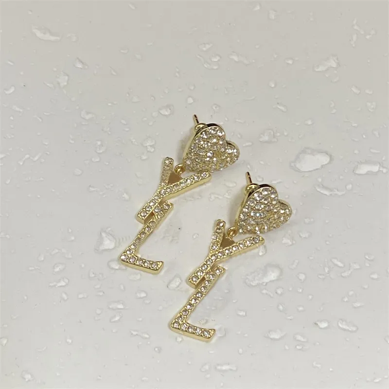 Designer Womens Mens colares moda moda anel de orelha clássica letra de cristal de ouro pingente colares de luxo para mulheres brincos de jóias de casamento presente