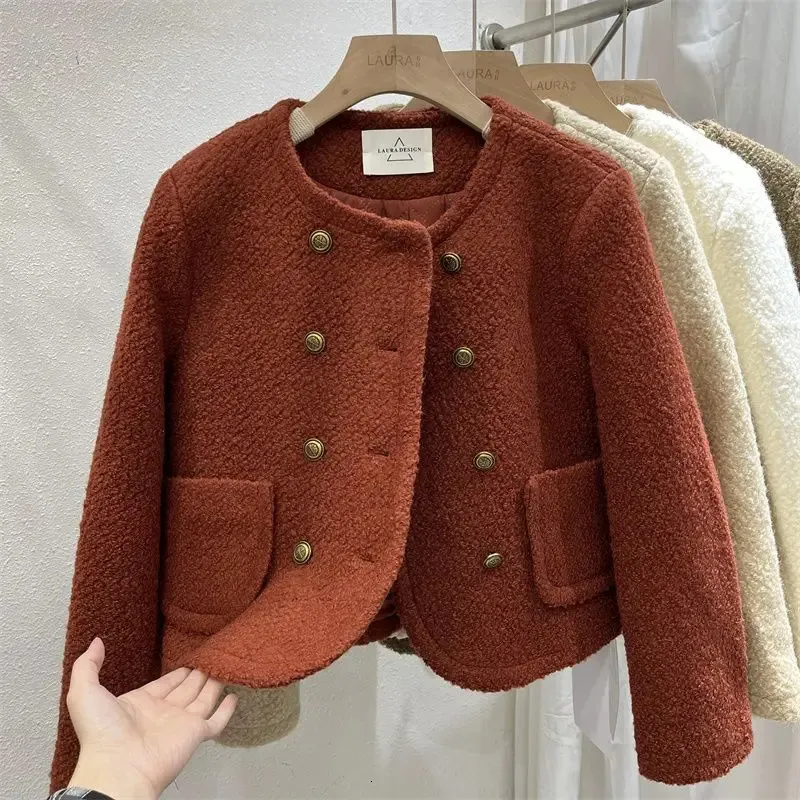 Women's Jackets Round neck Lamb wool coat short autumn/winter cotton jacket Luxury design style double breasted casual temperament warm 231116