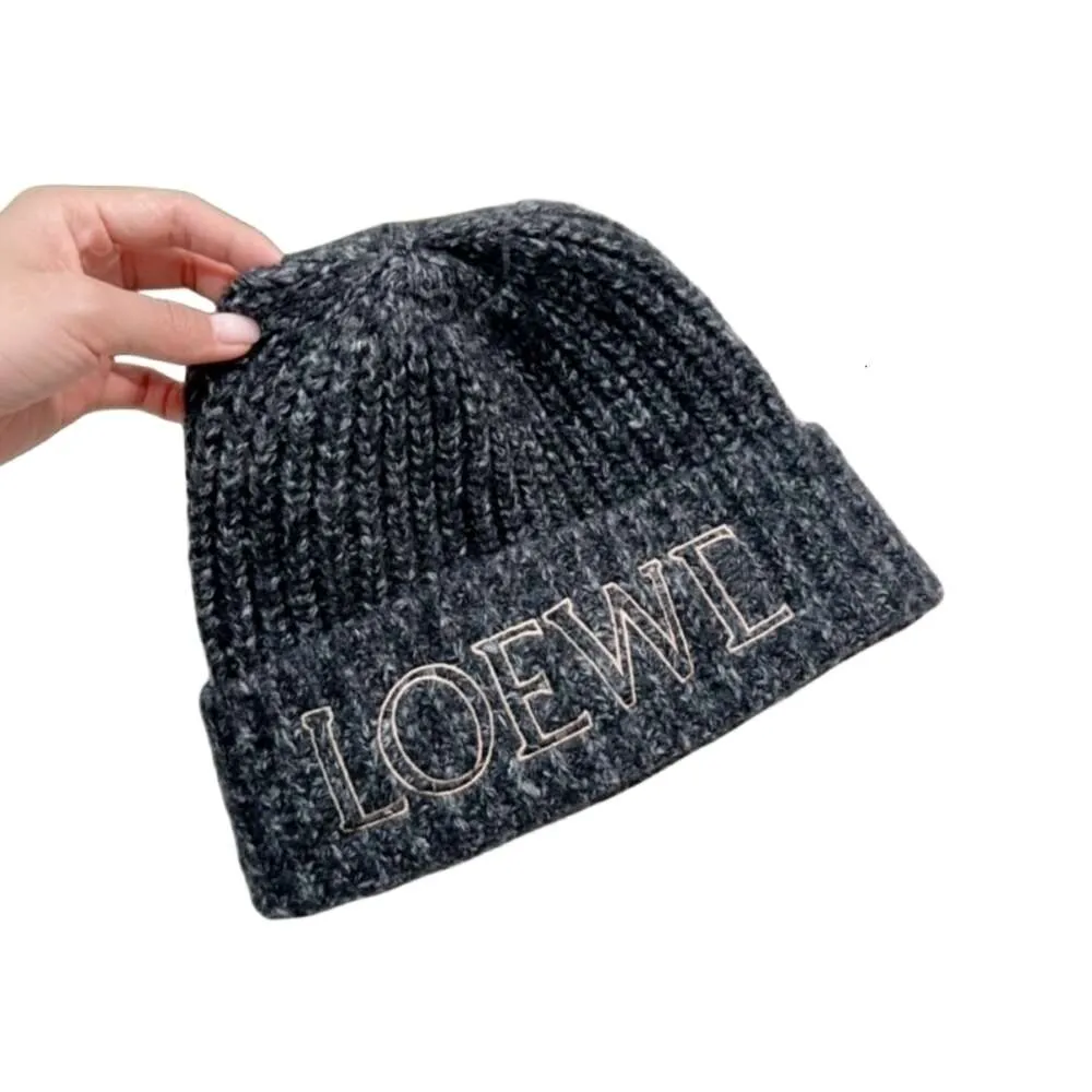 Loewee Beanie Designer Top Quality Hat Luxury Fashion For Women Men Hat Winter Beanie Letter Version Warm Cold Hat Website Wool Caps
