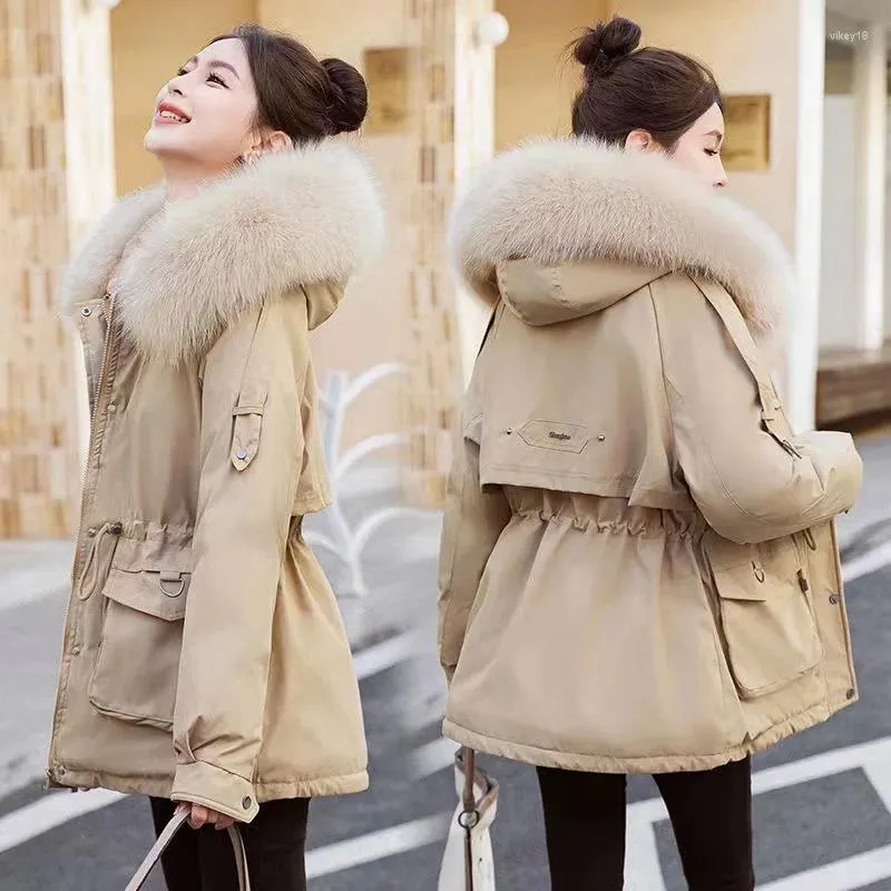 Women Trench Coats Women Winter Jacket Parkas Fur Kllar Long Parując parka dla 2023 roku mody z kapturem ciepły płaszcz puffer.