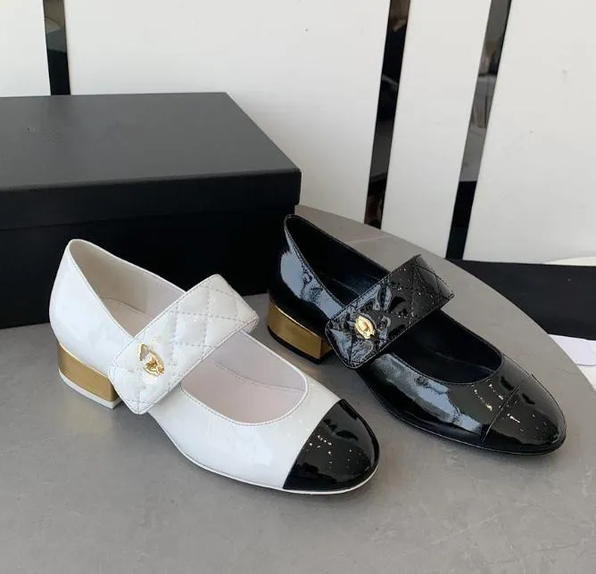 Designe Mary Jane Scarpe bottoni larghi bottoni retrò con fibbia retrò da donna rotonde ragazze donne resort banchetto banchetto nero scarpe da balletto bianco