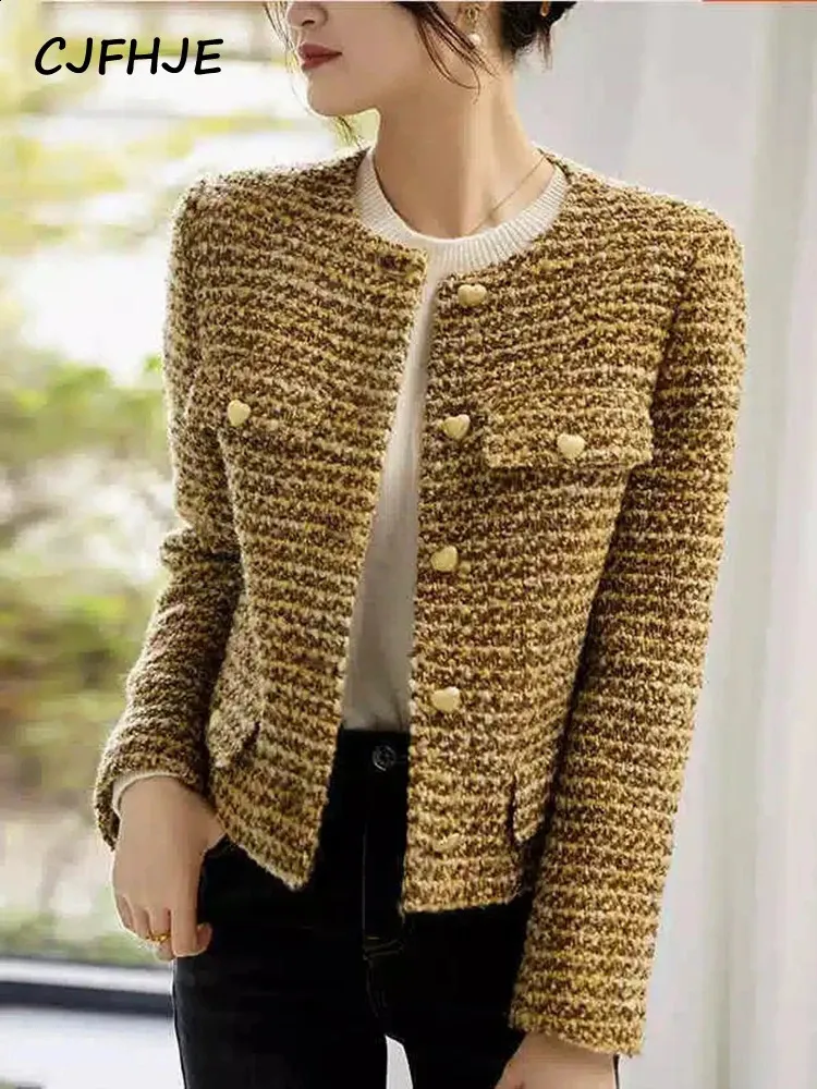 Женское полушерстяное пальто CJFHJE, золотое короткое шерстяное пальто, осень-зима, корейская мода, твид, элегантная женская верхняя одежда в стиле ретро, куртка 231116