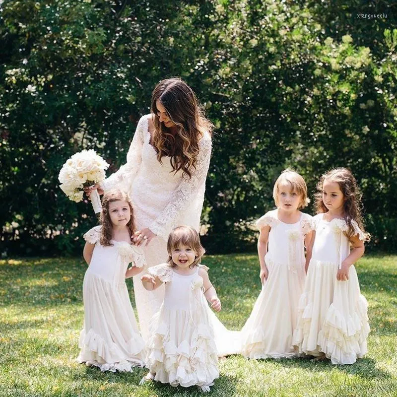 Flickaklänningar Country Lace Flower Girls Ivory Toddler Wear för bröllop Short Cap Sleeve Floral Formal Kids Prom Party Vestidos