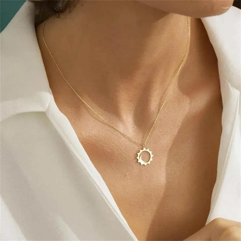 Pendant Necklaces Minimalist Unique Design Sun Moon Charm Femme Clavicle Chain For Women Fashion Jewelry Anniversary Gifts