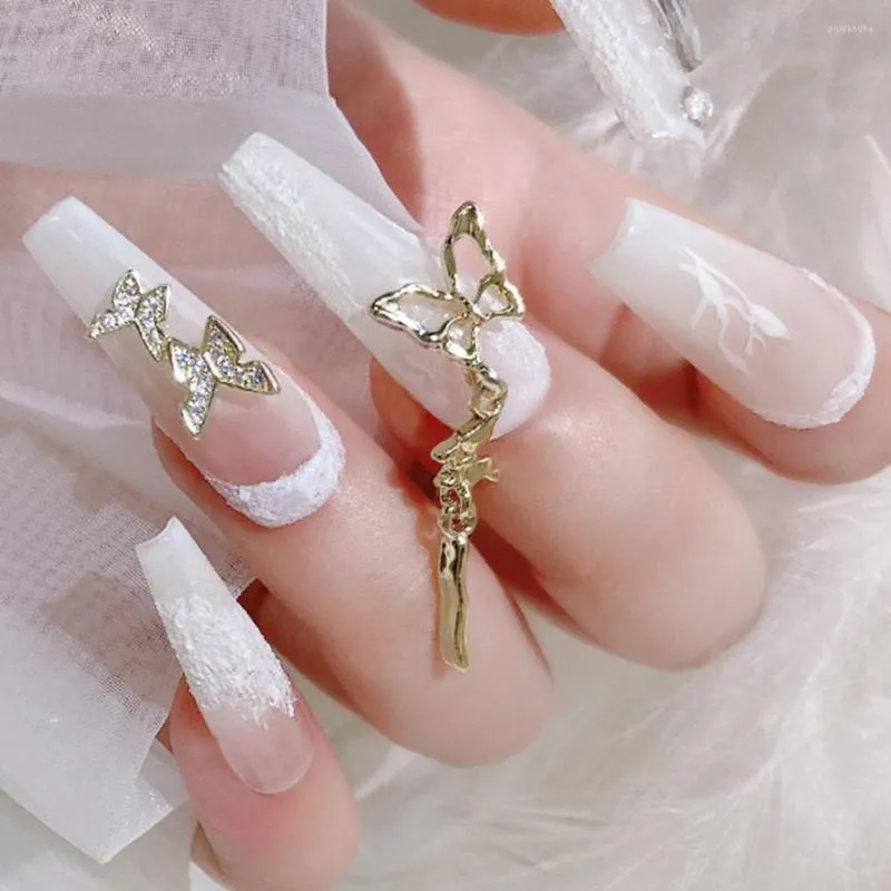 Décorations d'art d'ongle 10pcs chaîne délicate accrocheur papillon brillant décoratif accessoires de mode manucure