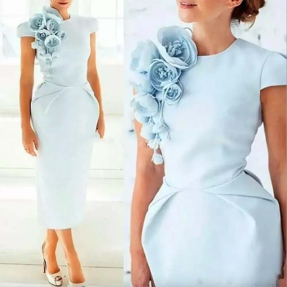 Élégant bleu ciel manches courtes gaine mère de la mariée robes avec fleurs florales longueur de thé robes de cocktail formelles grande taille