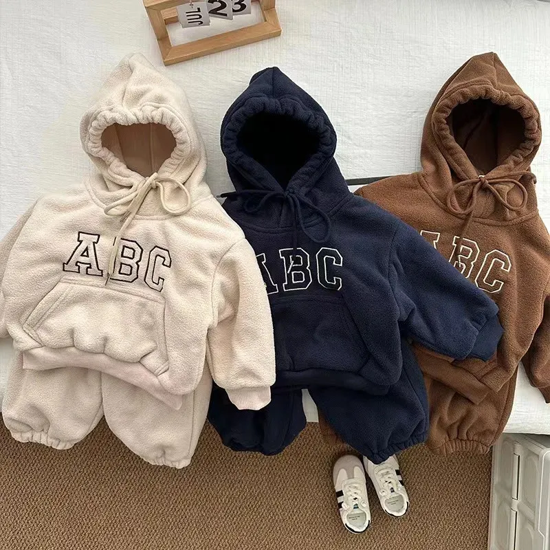 Rompers Autumn Winter Kid Tracksuit Boy Baby Fleece Fite Chick Phoodies Set Girl Children Plus Velvet Warm Tops Pants 2PSCスウェットシャツスーツ231117