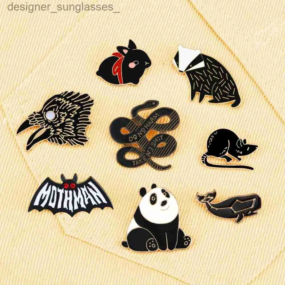 Pins Brooches 8 Styles Black Color Animal Brooch Cartoon Panda Rabbit Snake Bat Rat Whale Enamel Pins Jeans Coat Lel Pin Badge JewelryL231117