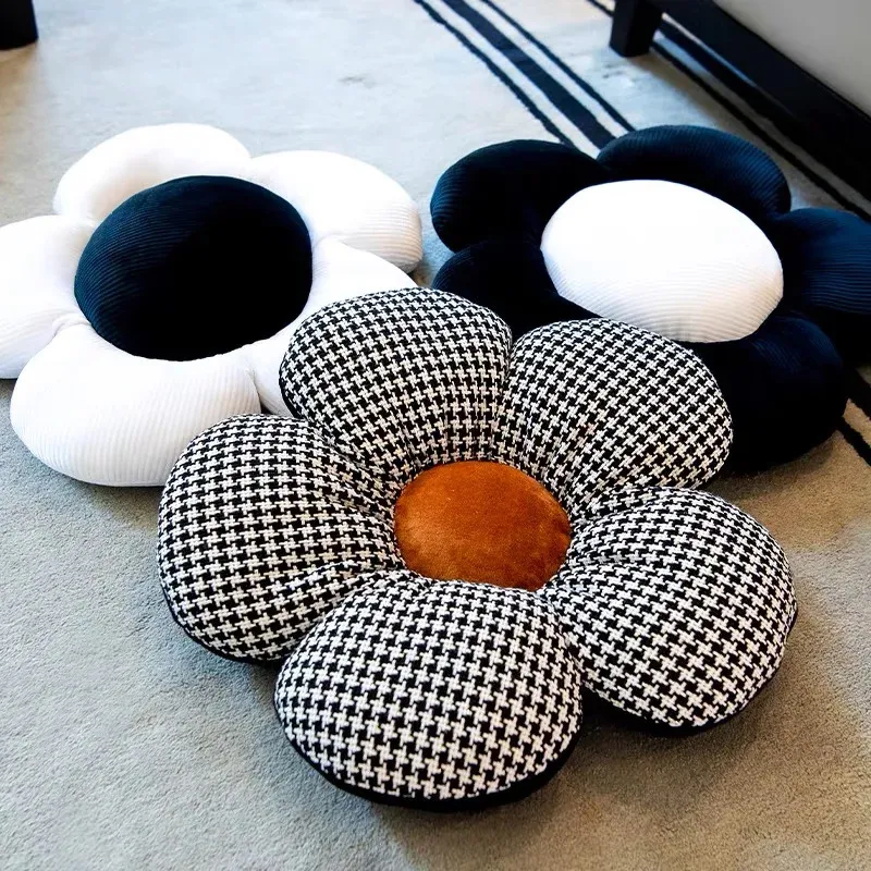 Plush Keychains Stuffed Black and White Houndstooth Flower Cushion Girly Room Decor Bay Window Setting for Kids Bedroom Seat Pillow 231116