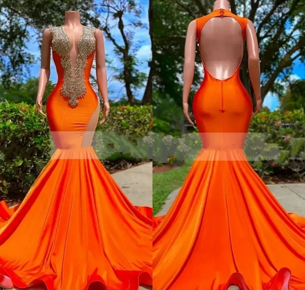 Сексуальное оранжевое платье русалки для выпускного вечера 2024 Аппликация из бисера Прозрачное вечернее платье с глубокими кристаллами и V-образным вырезом Вечерние платья с открытой спиной без рукавов Robe De Soiree на заказ