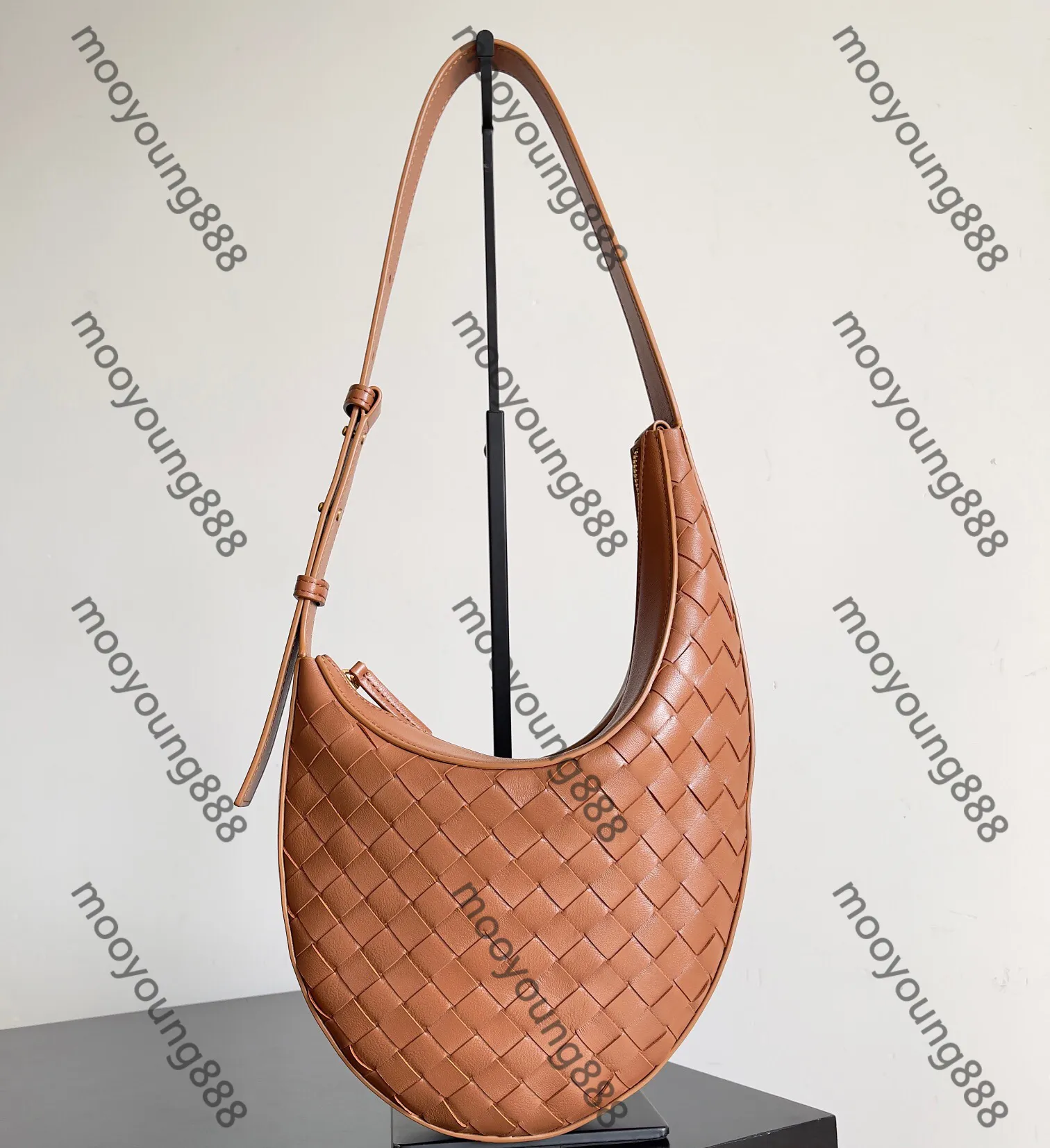 12A Miroir Qualité Designers Petit Drop Hobo Sacs Femmes Intrecciato Cuir Weave Embrayage Luxurys Sacs à main en peau d'agneau Brown Purse Classic Black Épaule Sac fourre-tout