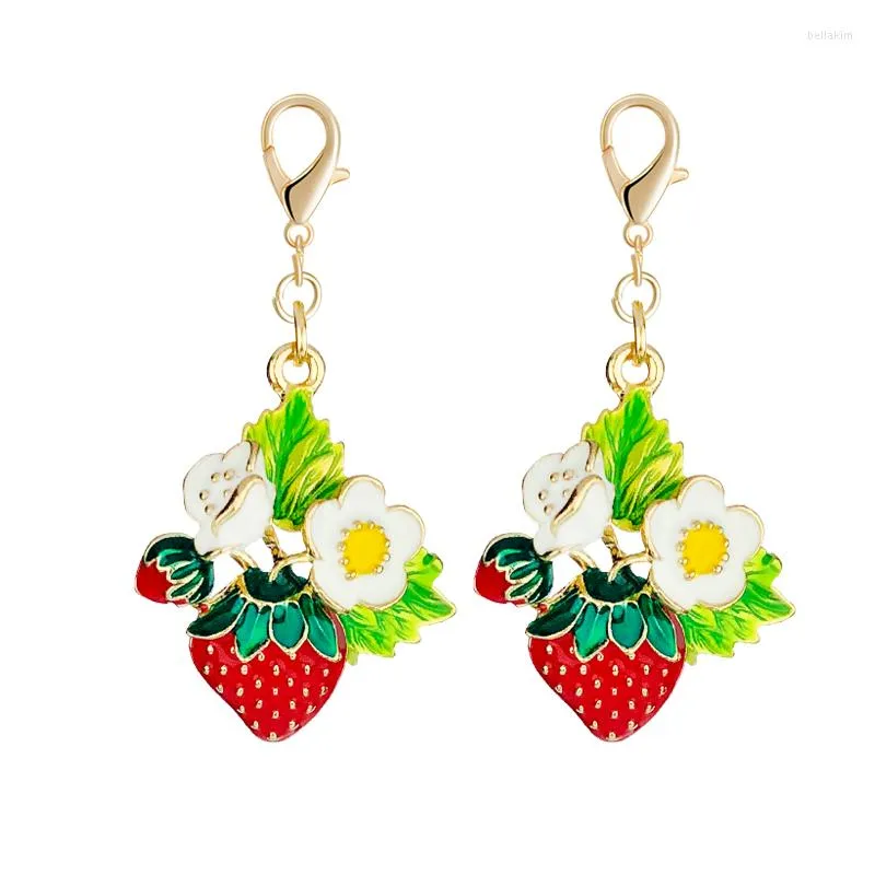 Keychains Simple Small Fresh Alloy Jewelry Color Fruit Strawberry Shape Key Ring Pendant Bag Pen Accessories